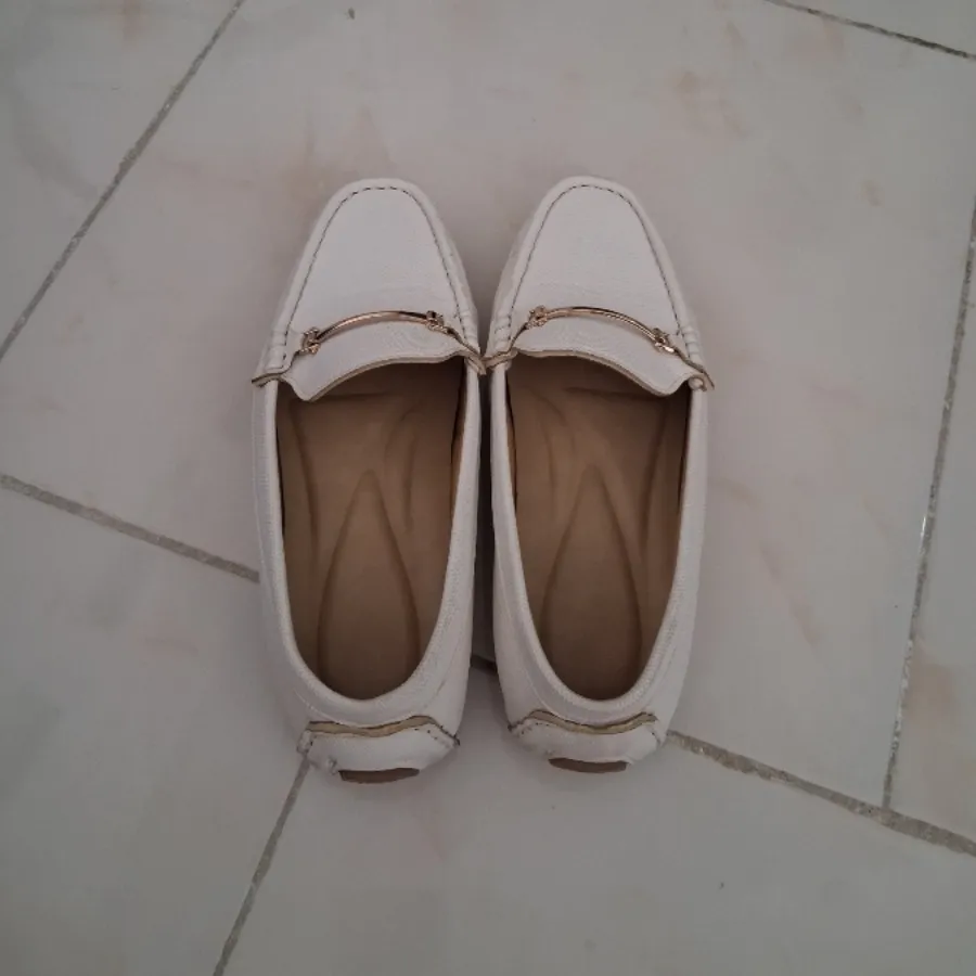 کفش کالج سفید