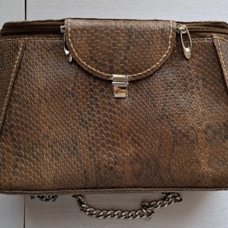 کیف سبز چرم