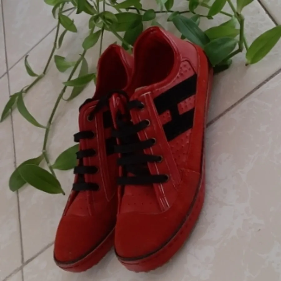 کفش ورزشی و راحتی