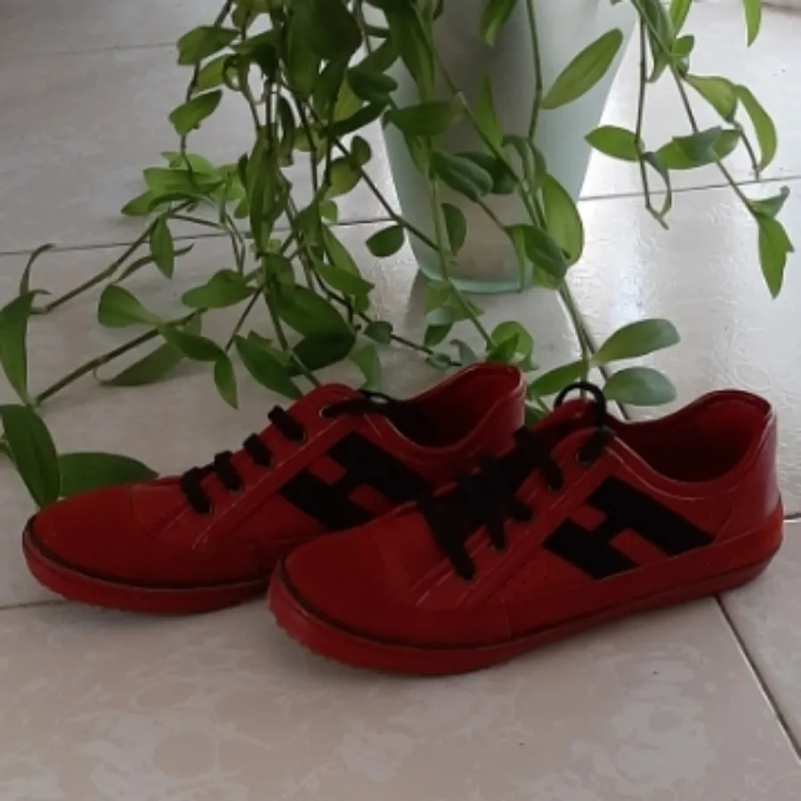 کفش ورزشی و راحتی