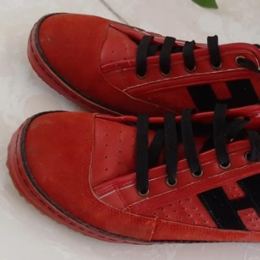 کفش ورزشی و راحتی