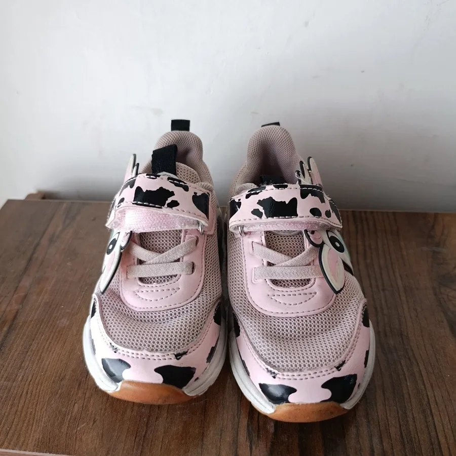 کفش دخترونه طرح گاوی