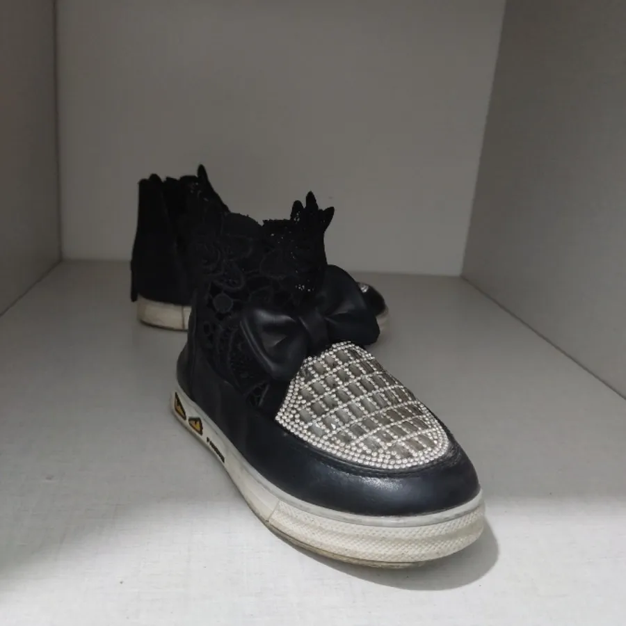 کفش بچه گانه