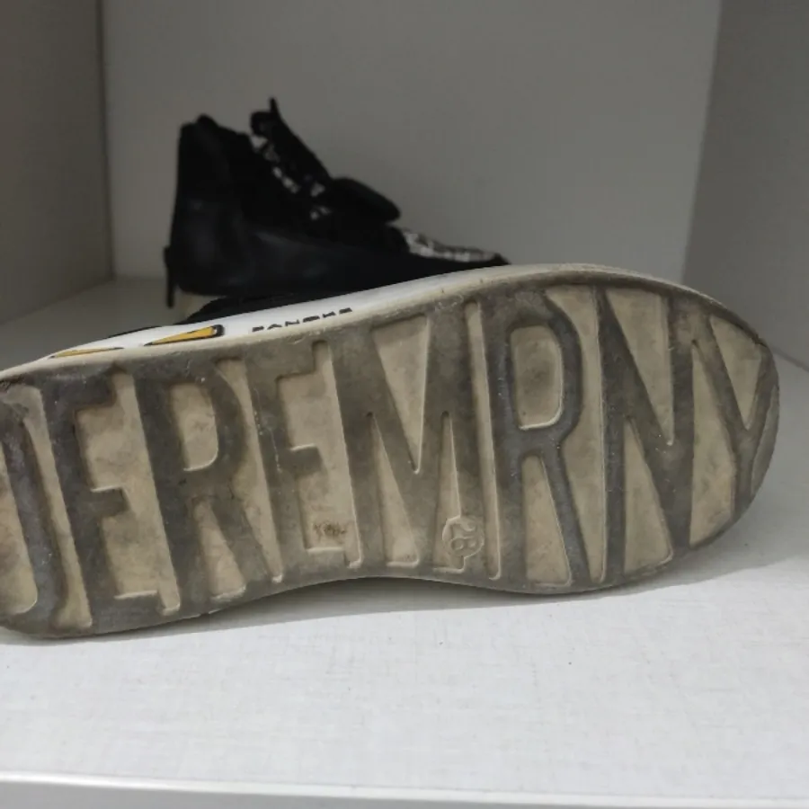 کفش بچه گانه