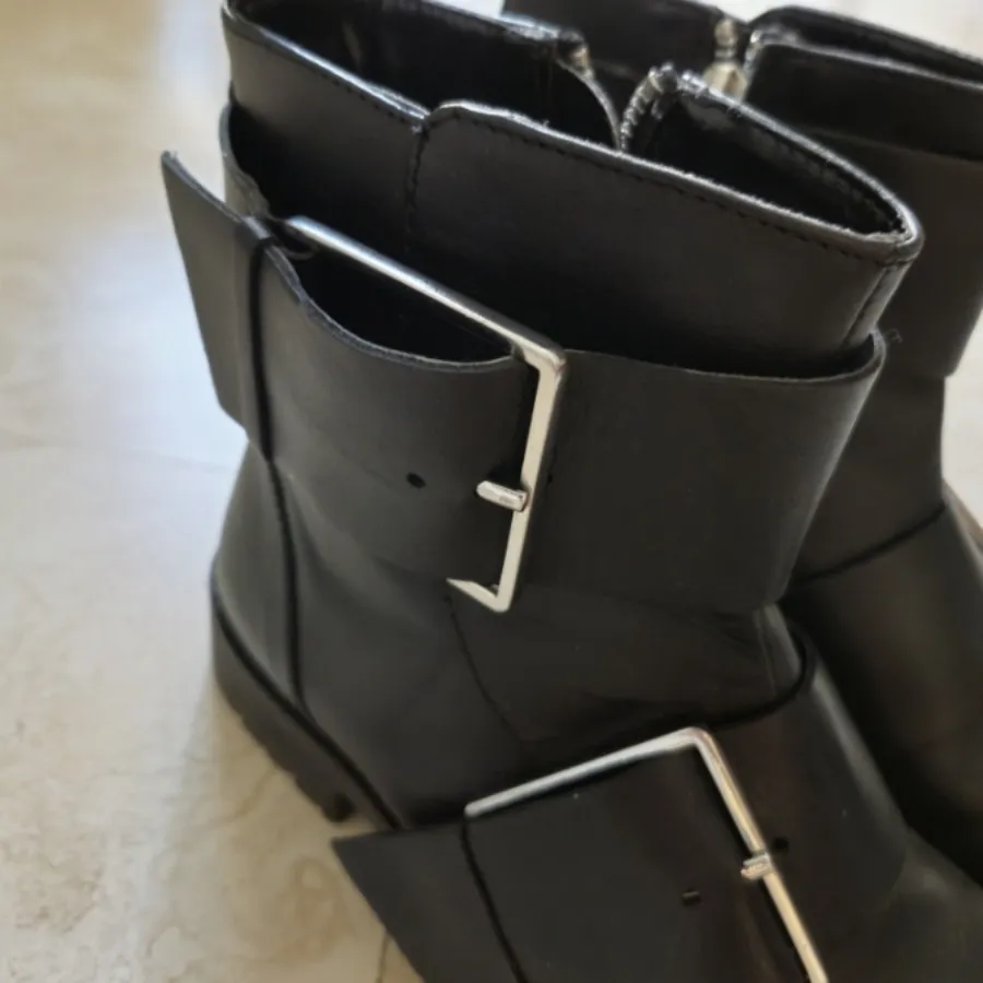 بوت استرادیواریوس