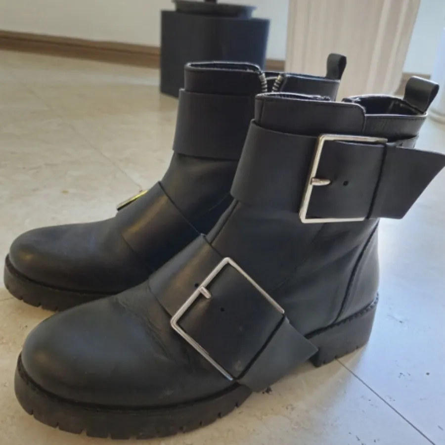 بوت استرادیواریوس