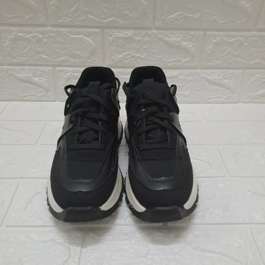 کتونی لژ دار