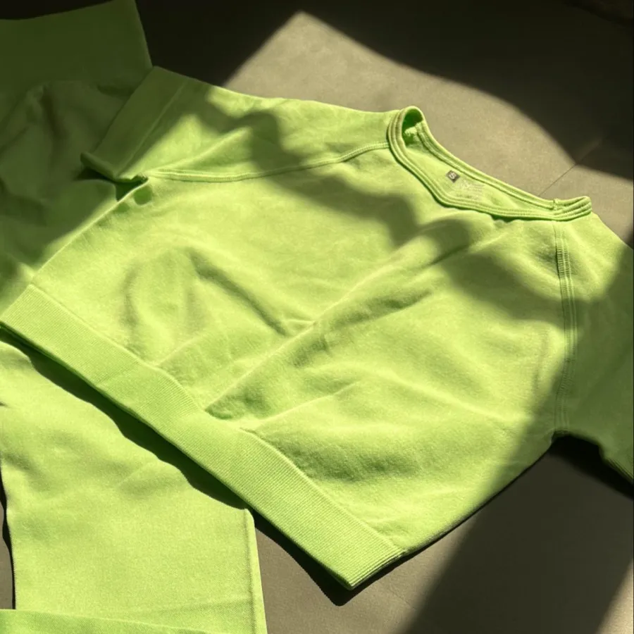 ست سیملس کراپ و لگ