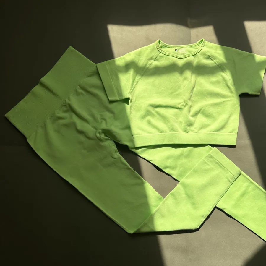 ست سیملس کراپ و لگ