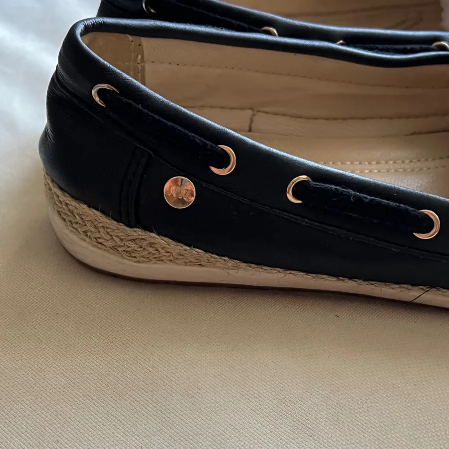 لوفر ناین وست آمریکایی