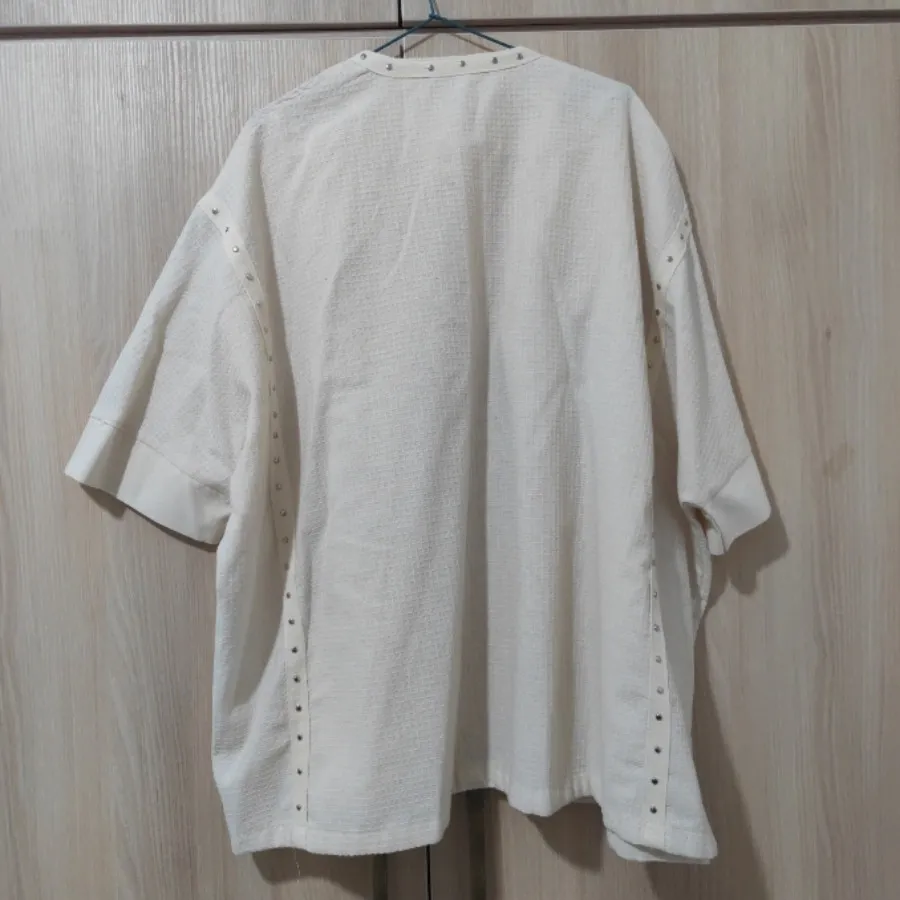 مانتو فری‌سایز شیری رنگ