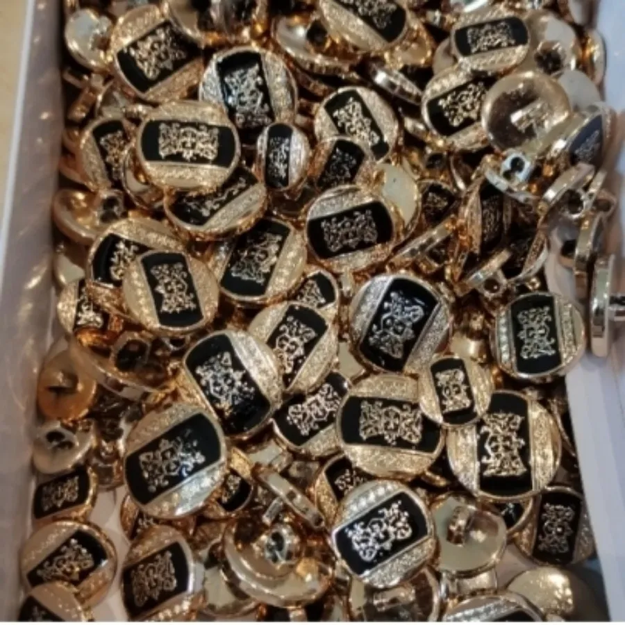 دکمه کت وپالتو مردانه