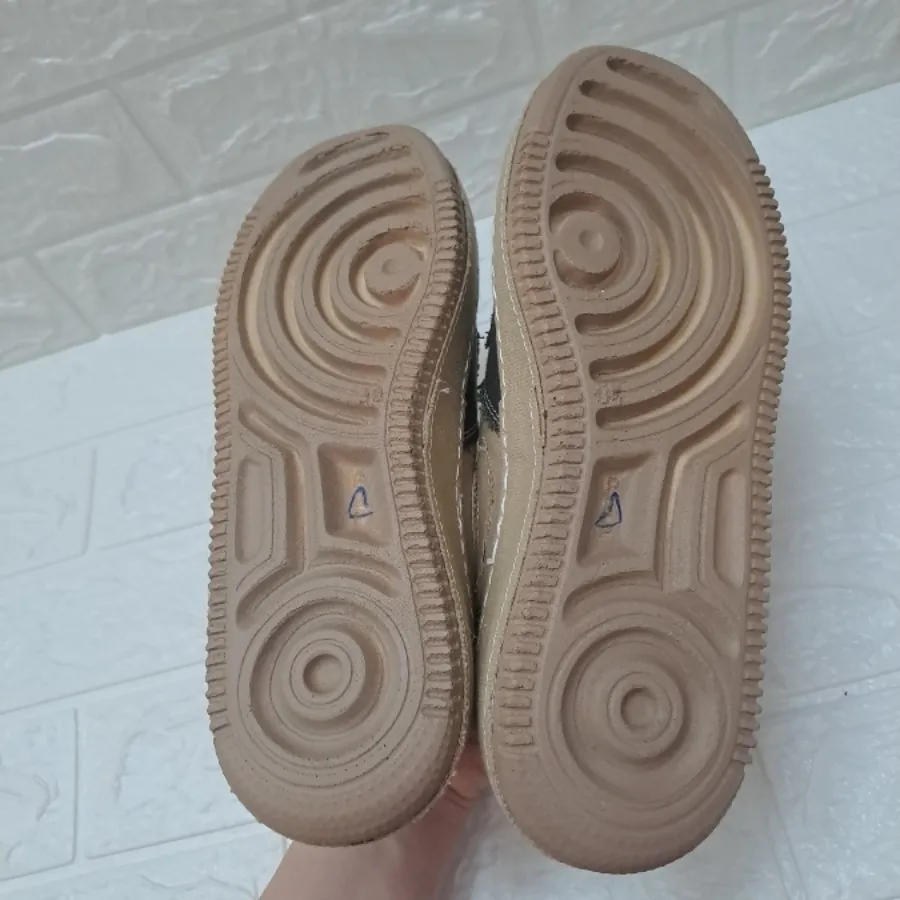 کتونی لژدار