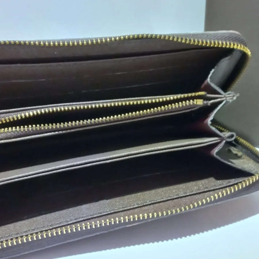 کیف پول لویی