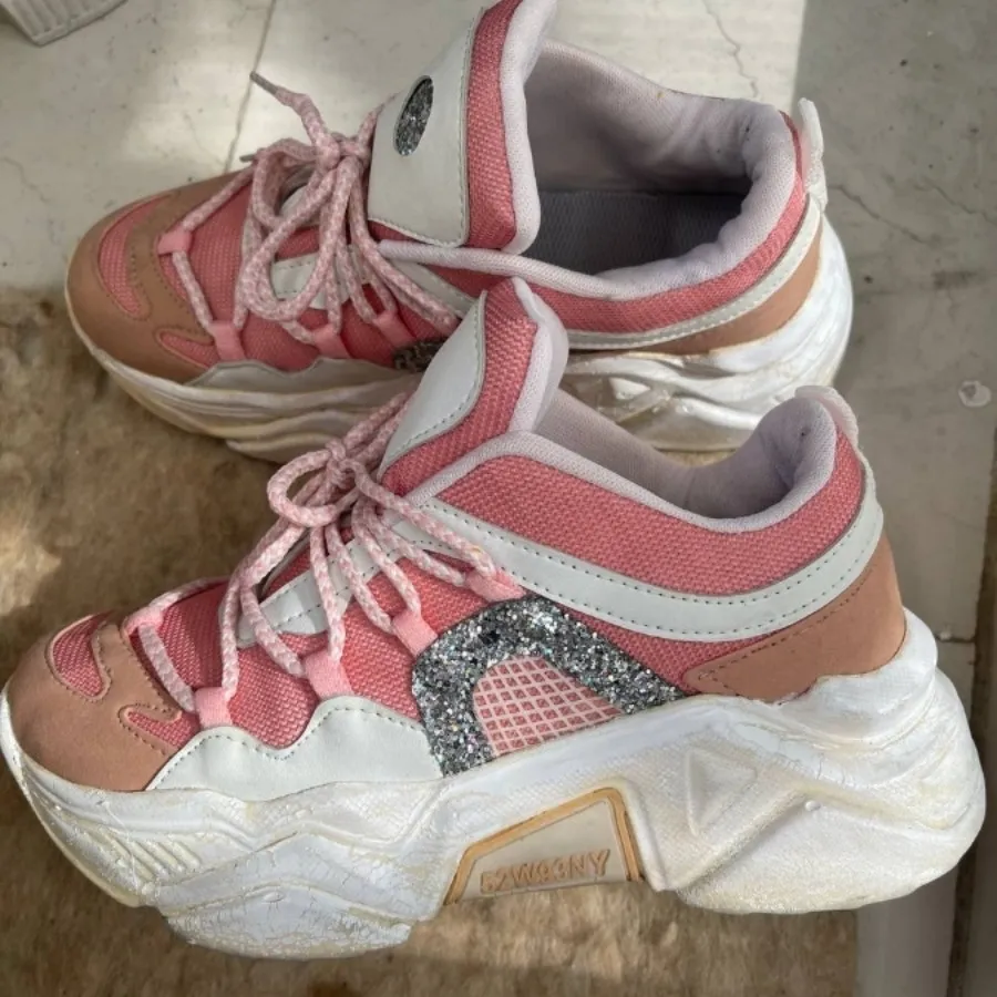 کفش کتانی زنانه