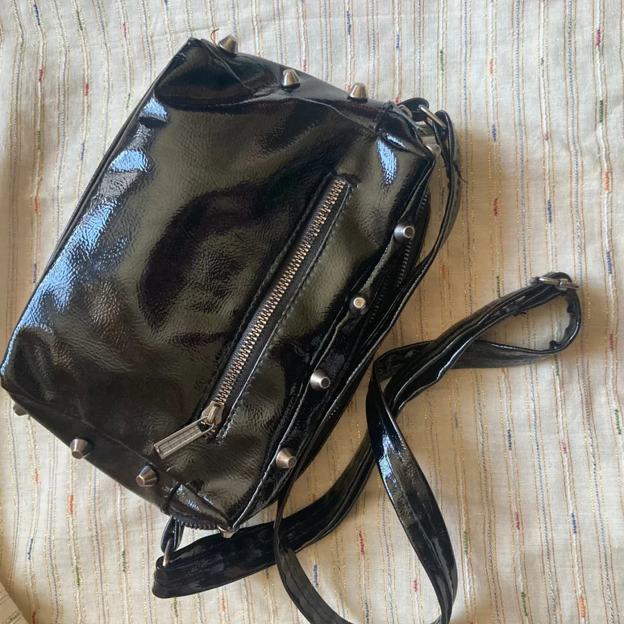 کیف ورنی بسیار سبک