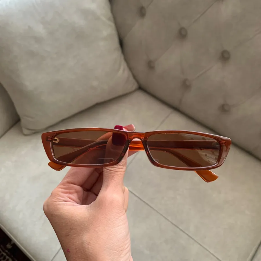 عینک زنانه قهوه ای