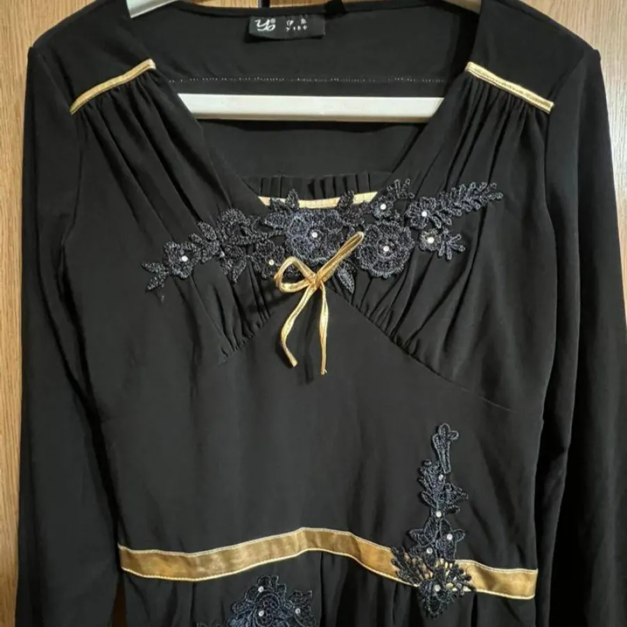 بلوز طرحدار ریون2504064