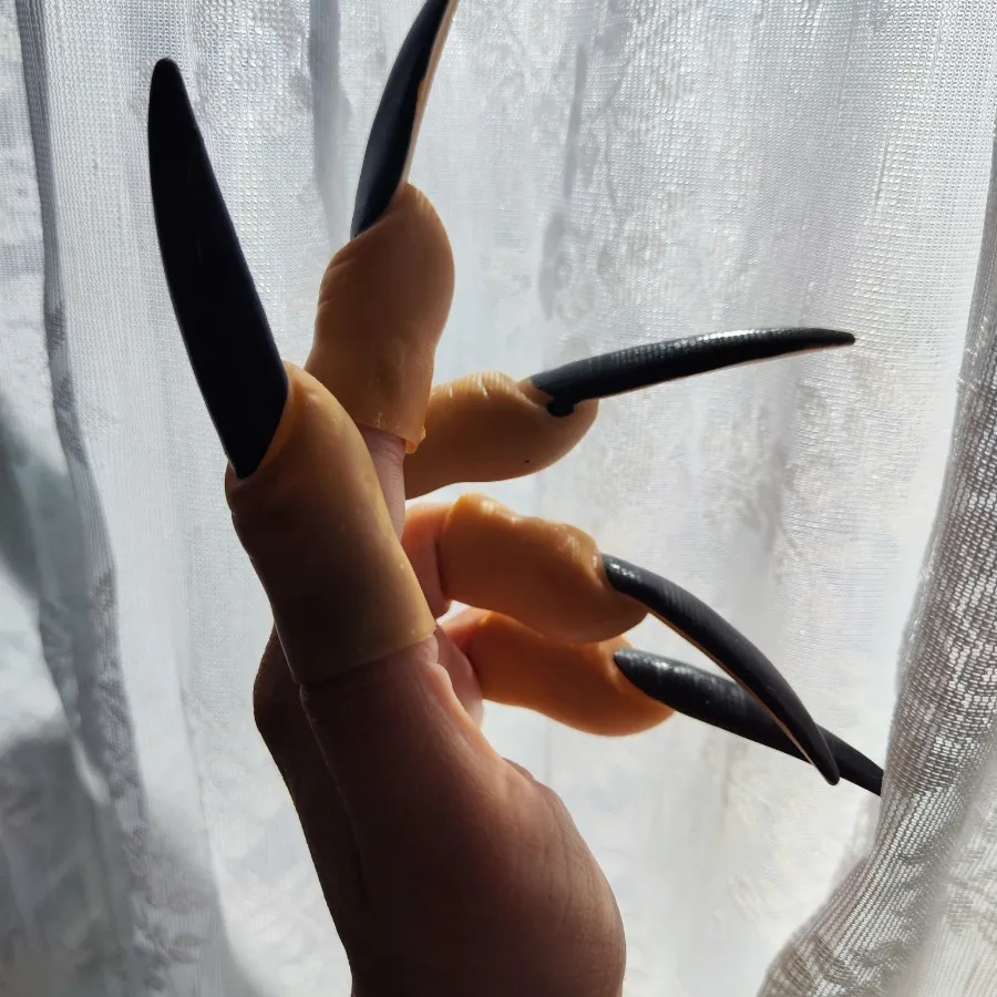 ناخن جادوگر هالووین