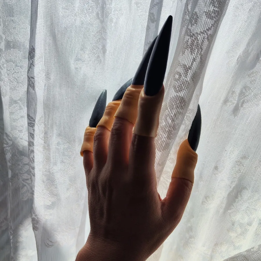 ناخن جادوگر هالووین