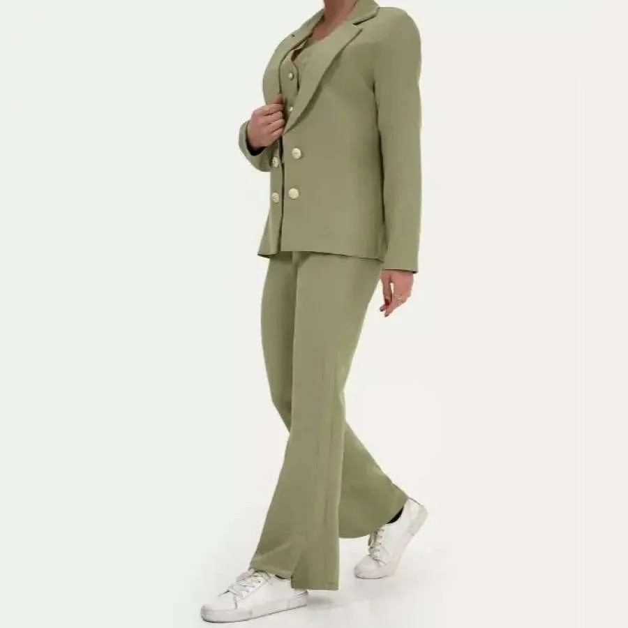 کت و شلوار و جلیقه زنانه