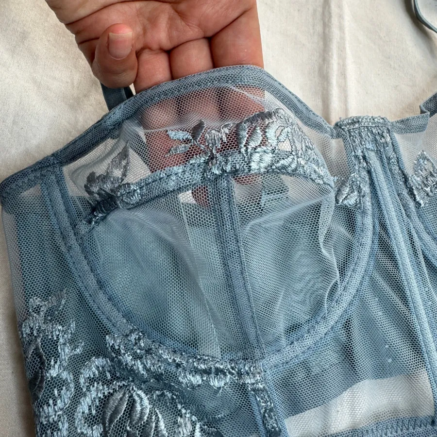 ست سوتین و شورت دکلته