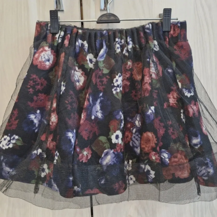 دامن کوتاه زنانه