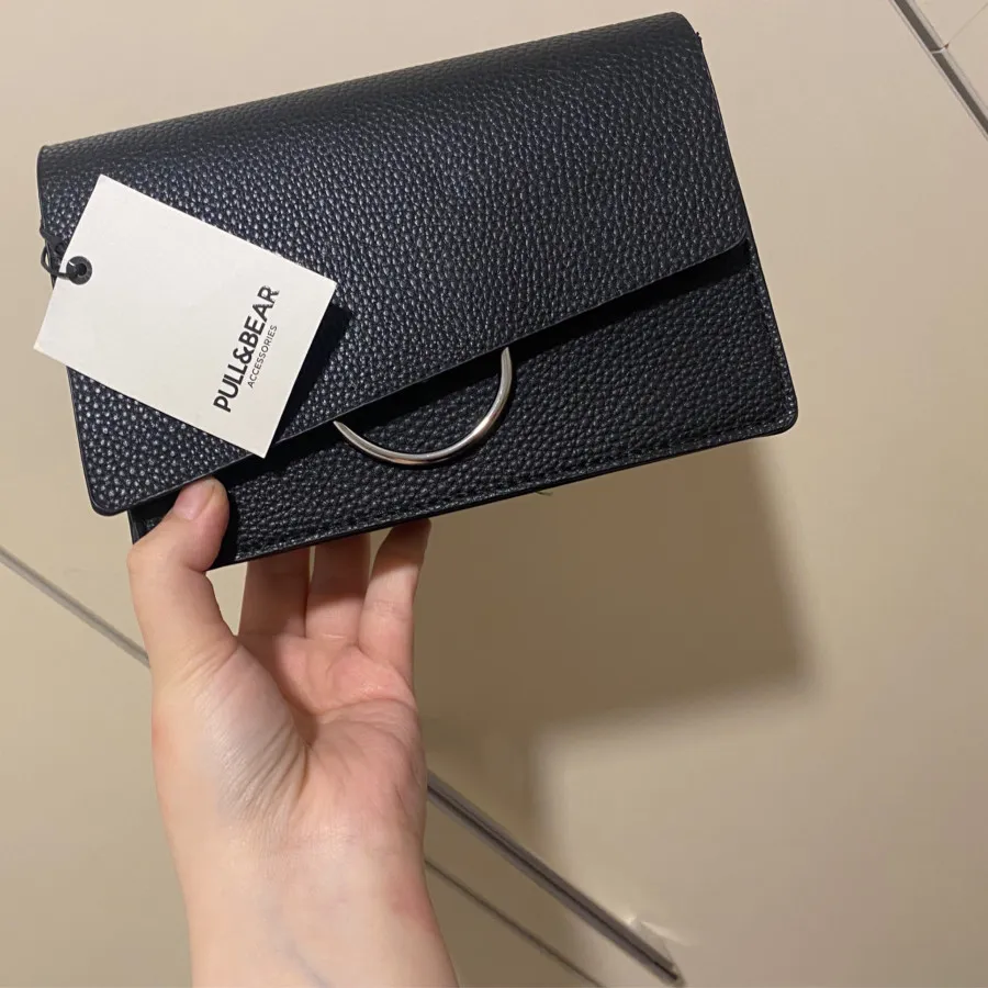 کیف مشکی برندپول اند بیر