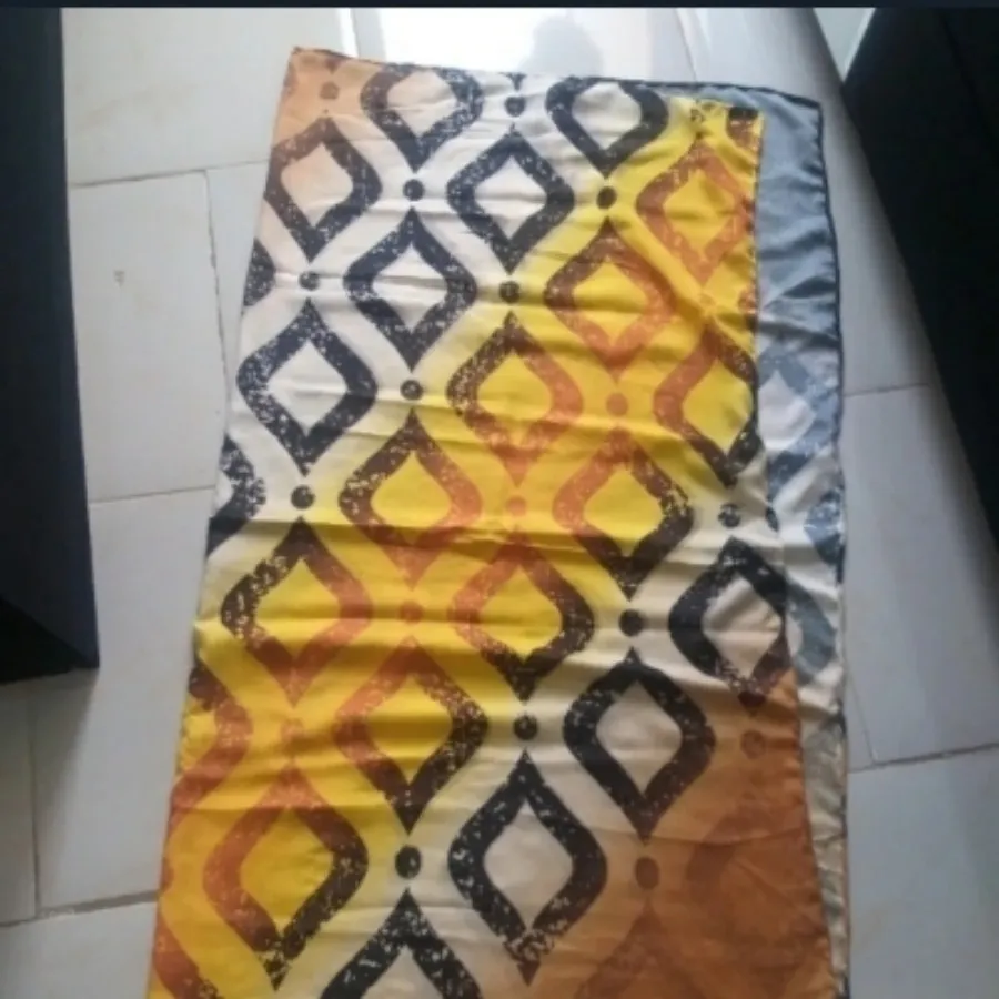 روسری حریر نخ