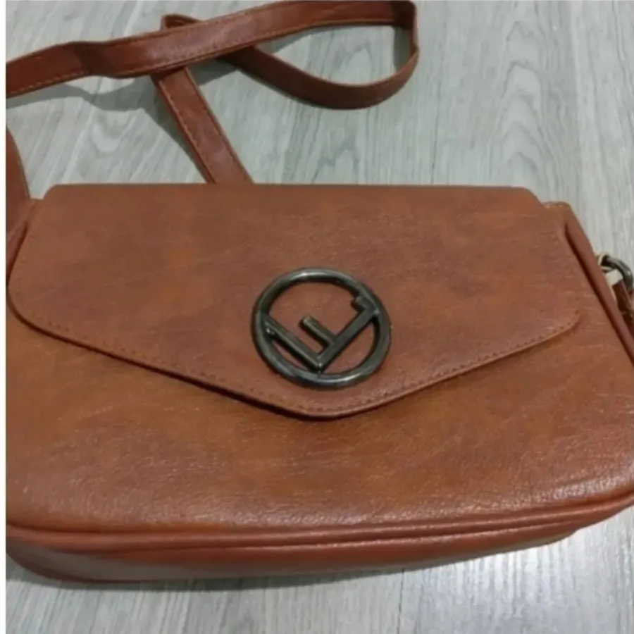 کیف برند fendi