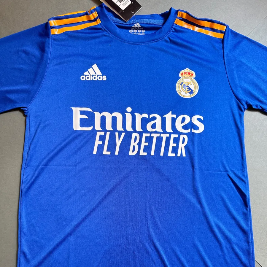 تیشرت فوتبالی