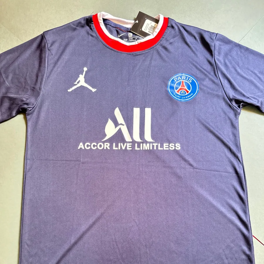 تیشرت فوتبالی