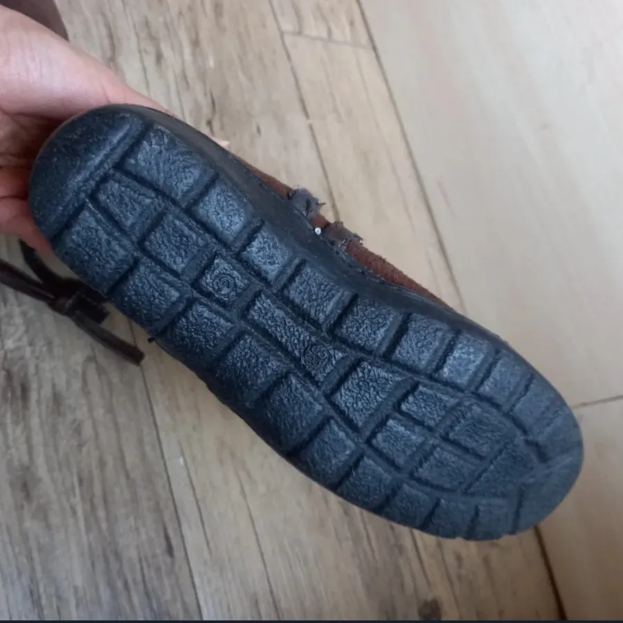 بوت قهوه ای