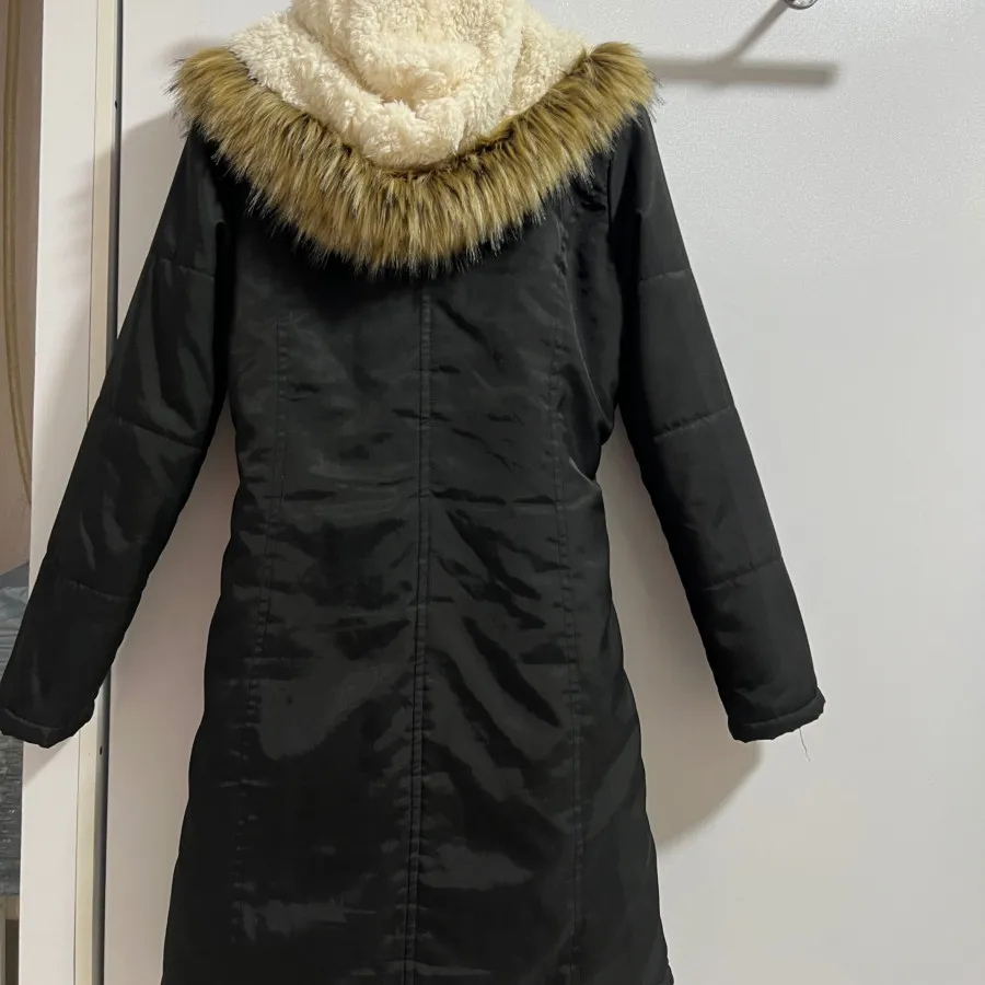 کاپشن کلاهدار