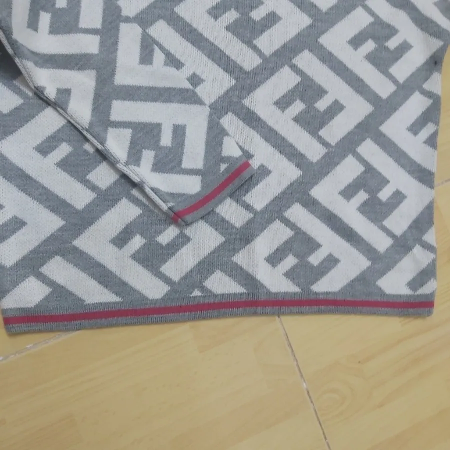 بافت و شلوار لی