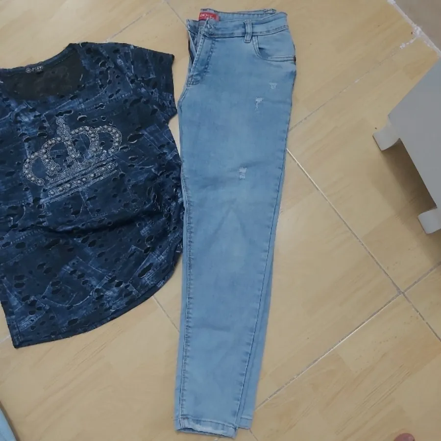 تیشرت و شلوار لی