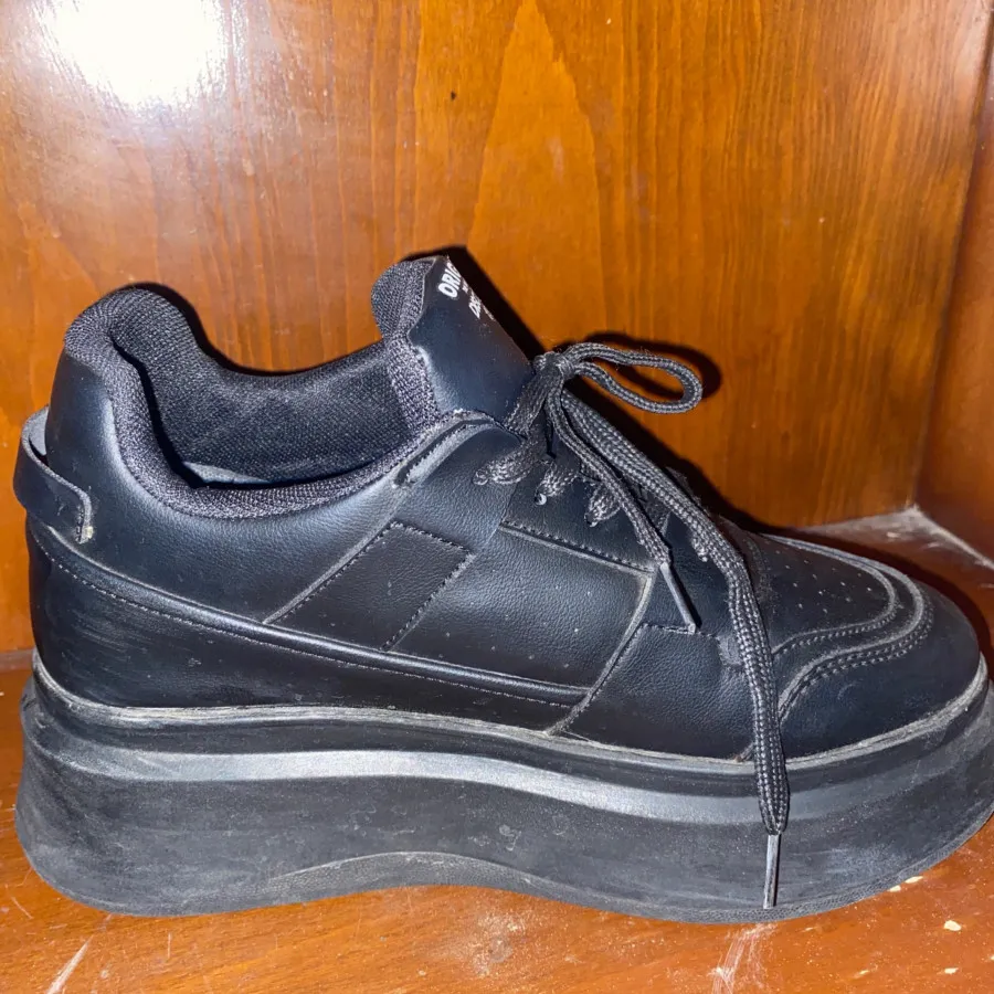 کفش اسپورت مشکی