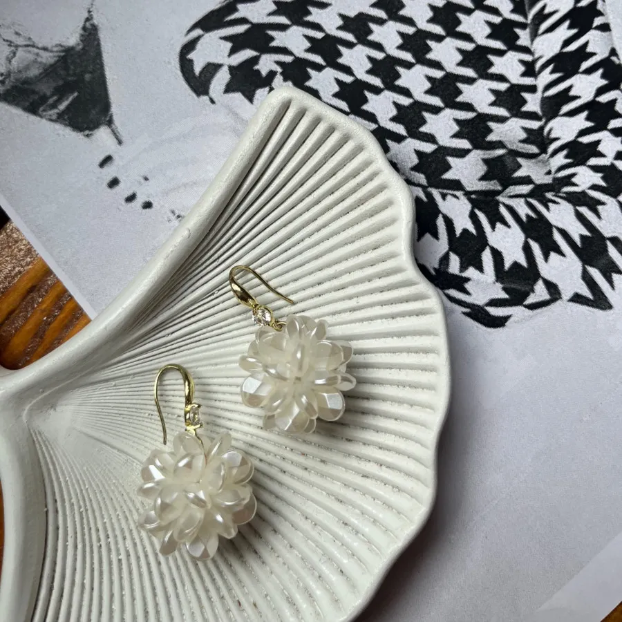 گوشواره صدفی