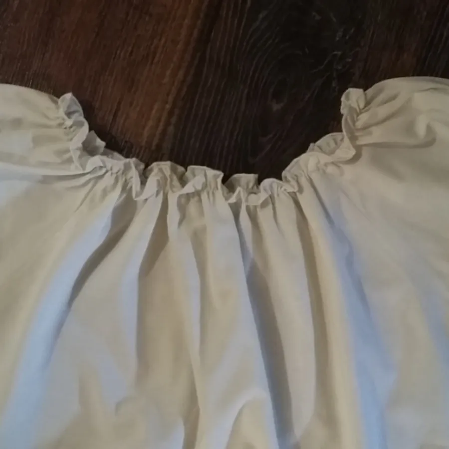 بلوز سفید یقه قایقی