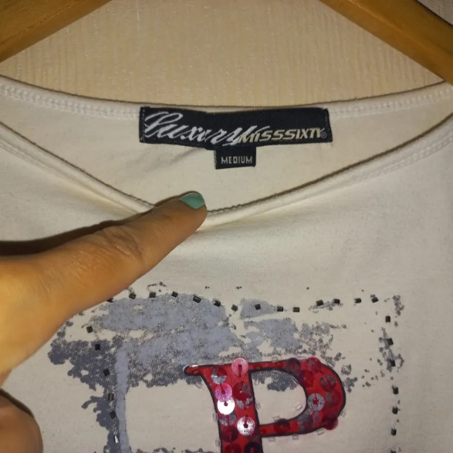 تیشرت سفید کشی پولک دوزی