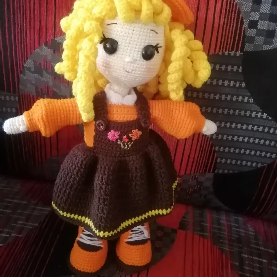 عروسک قلاب بافی دختر