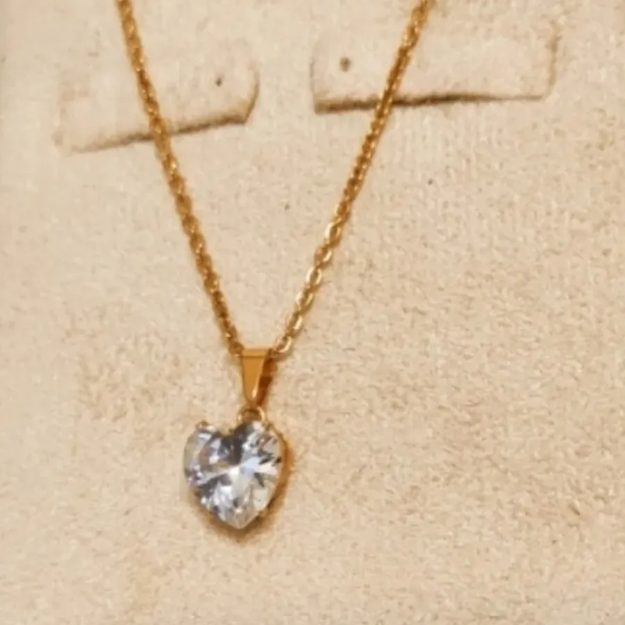 سه عدد گردنبند زیبا