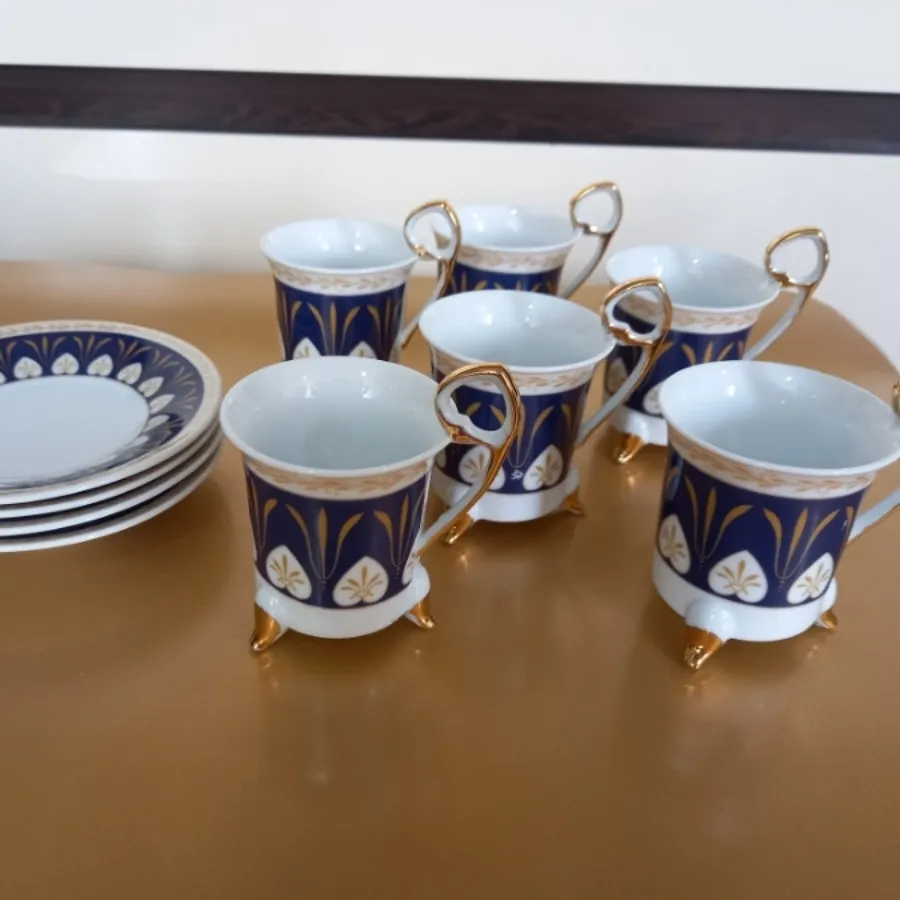 فنجان نعلبکی سورمه ای