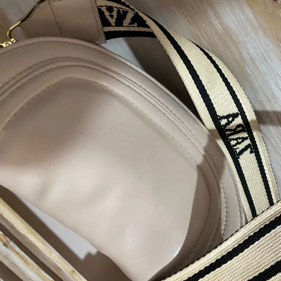 کیف زنانه کرم