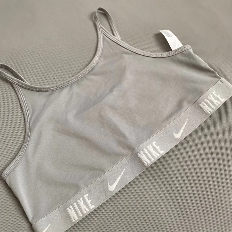 نیمتنه ی بدون کاپ نایکی