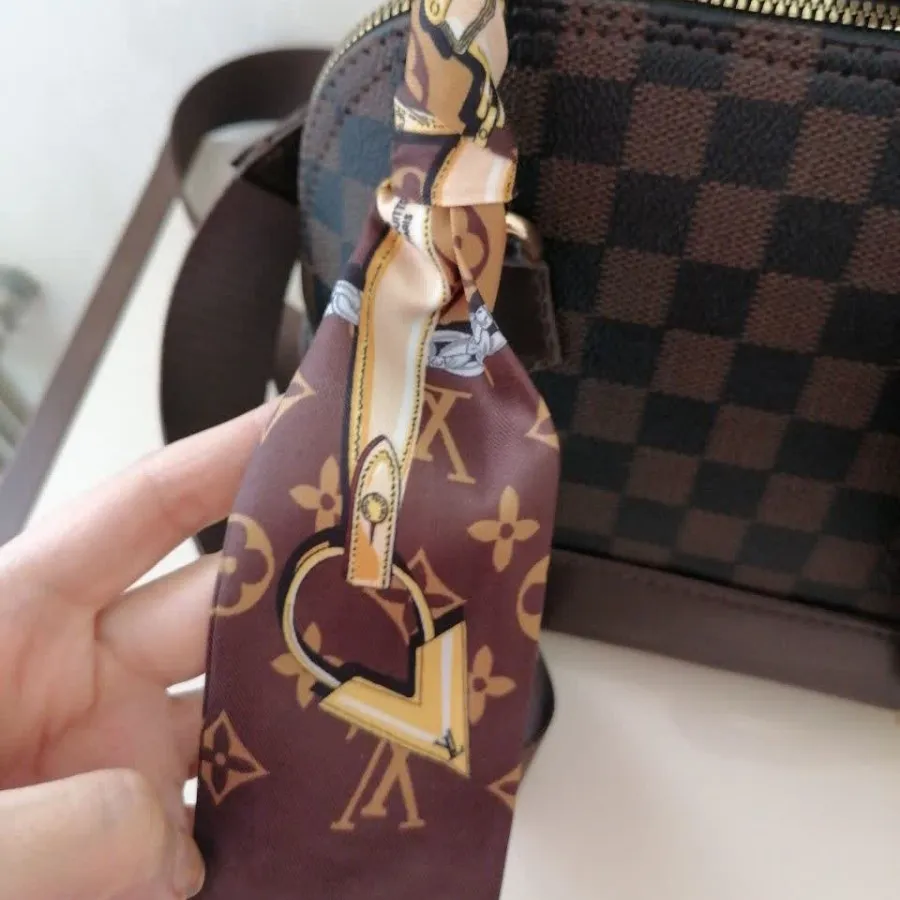 کیف ال وی اسکارفدار