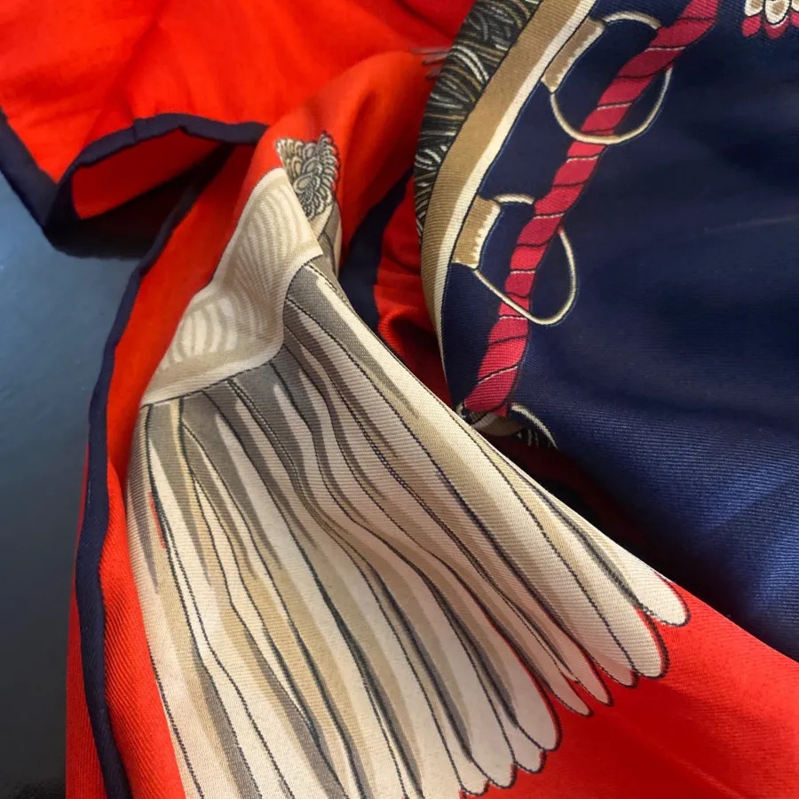 روسری نخ ساتن