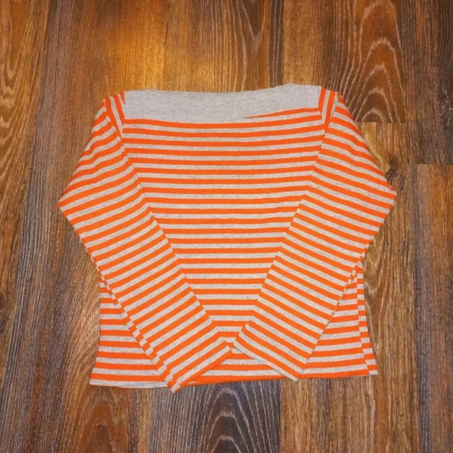 بلوز کراپ آستین بلند