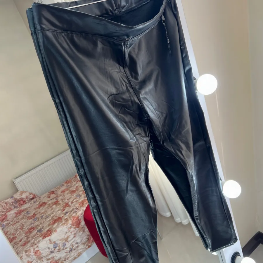 لگ چرمِ داخل پشمی