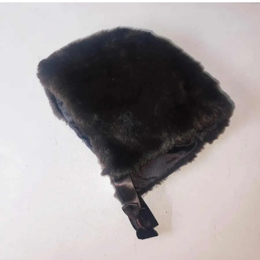 کلاه رو گوشی 
پشمی و گرم